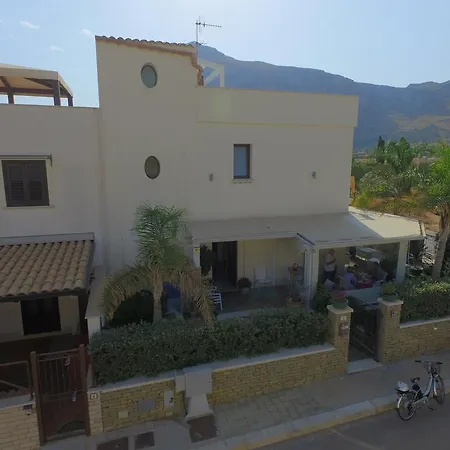 فندق مبيت وإفطار Athena 4*